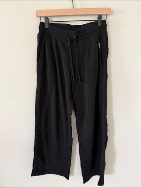 Woolly black merino wool sweatpants